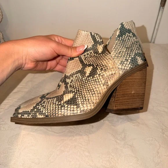 Vince Camuto Snake-Print Pointed Ankle Booties - Beige & Black - Picture 4 of 5